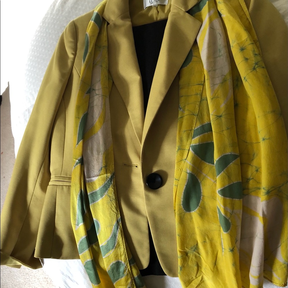 Le Suit suit - well used